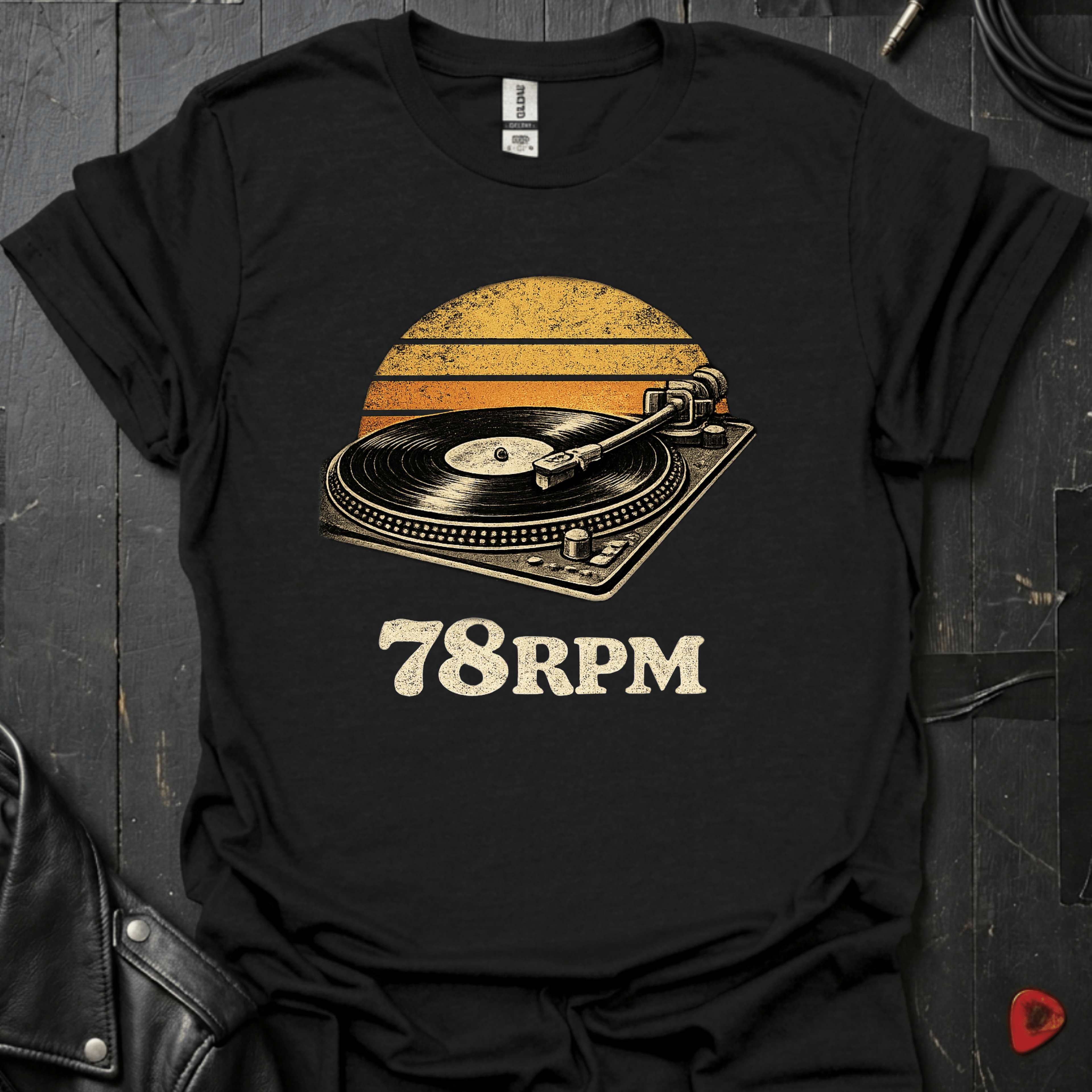 78RPM T-Shirt for vinyl lovers made of soft 100% cotton, unisex fit, lightweight and breathable