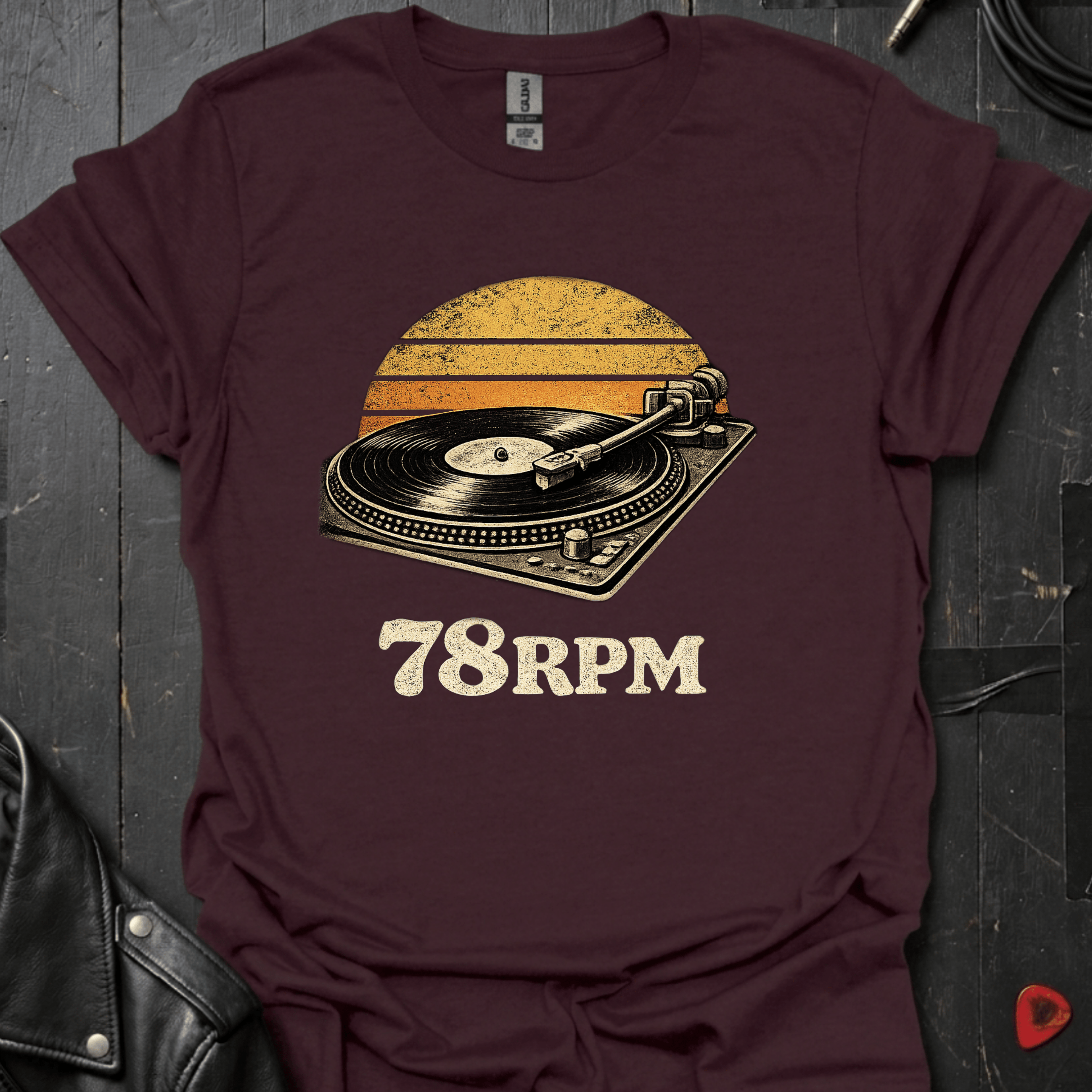 78RPM T-Shirt for vinyl lovers made of soft 100% cotton, unisex fit, lightweight and breathable