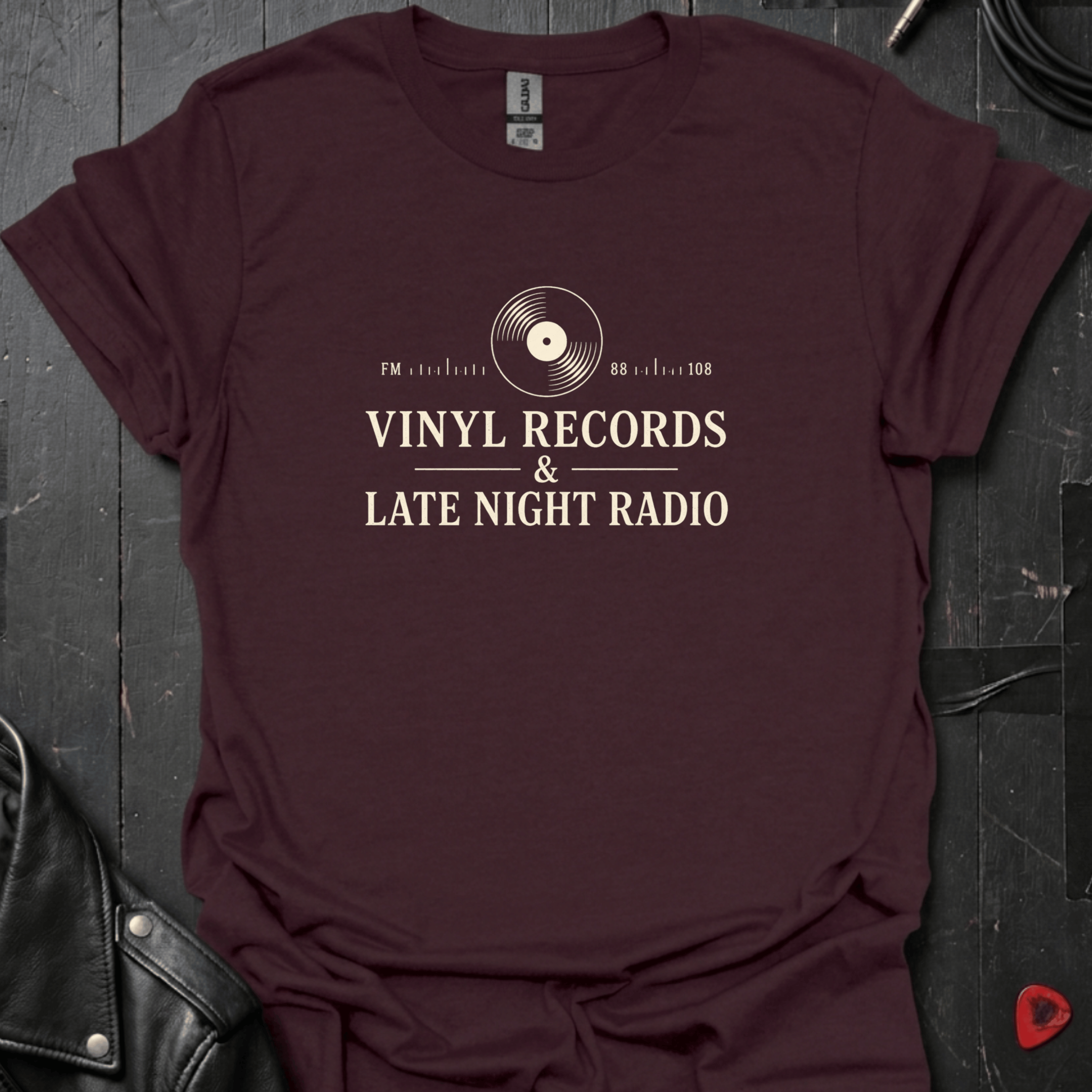Records & FM Radio T-Shirt - Dark Chocolate - T-Shirt