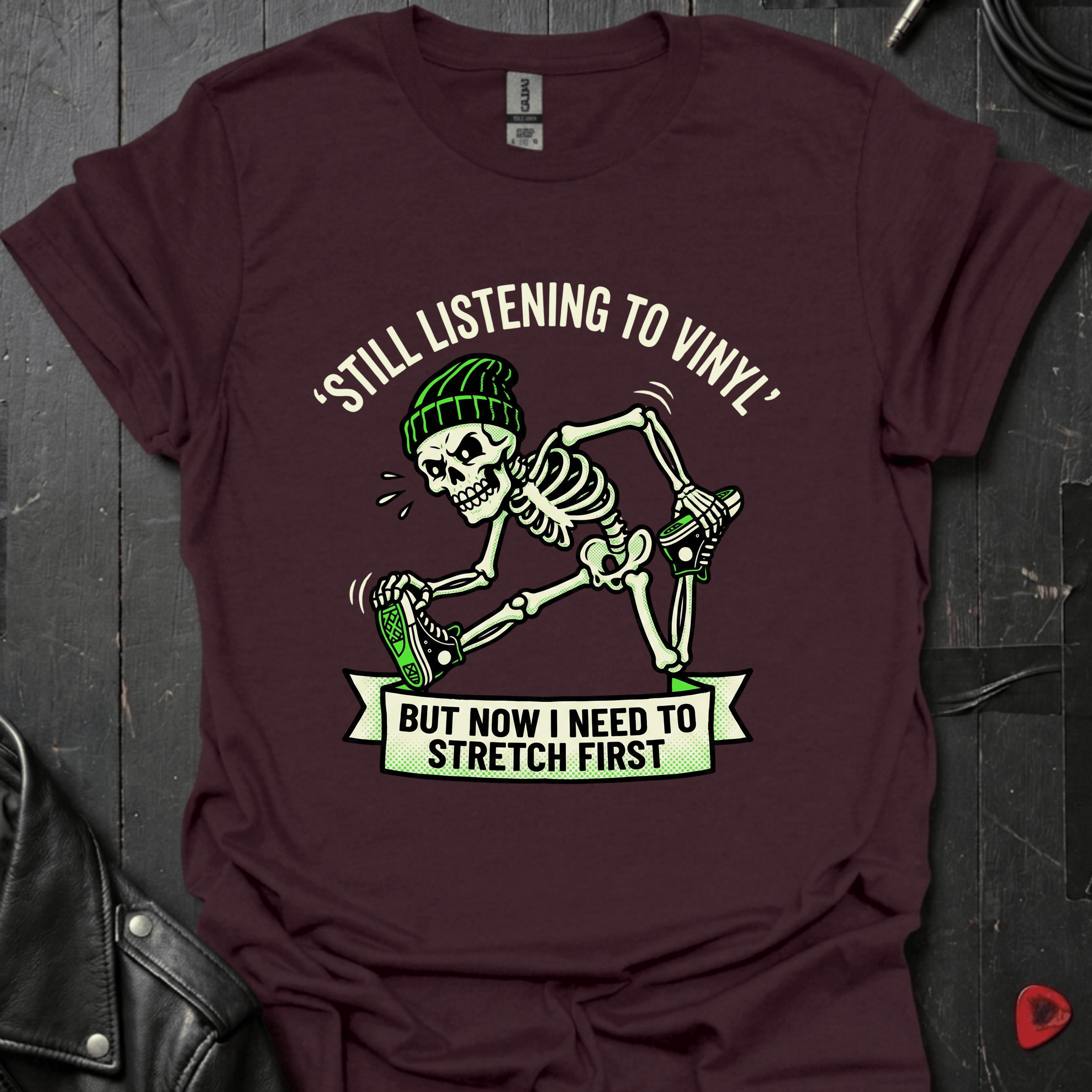 Still Listening To Vinyl T-Shirt - Dark Chocolate - T-Shirt
