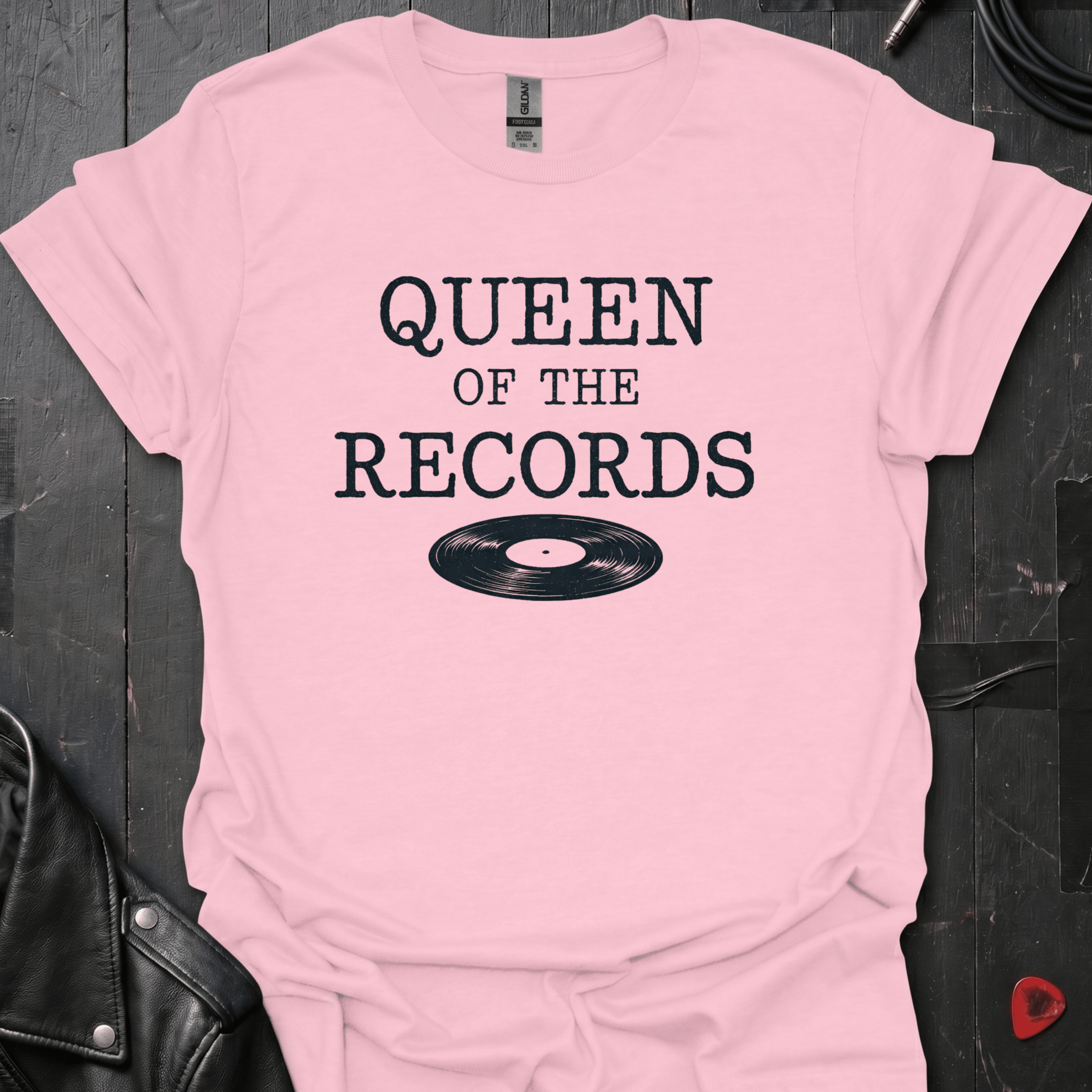 Queen Of The Records T-Shirt - Light Pink - T-Shirt