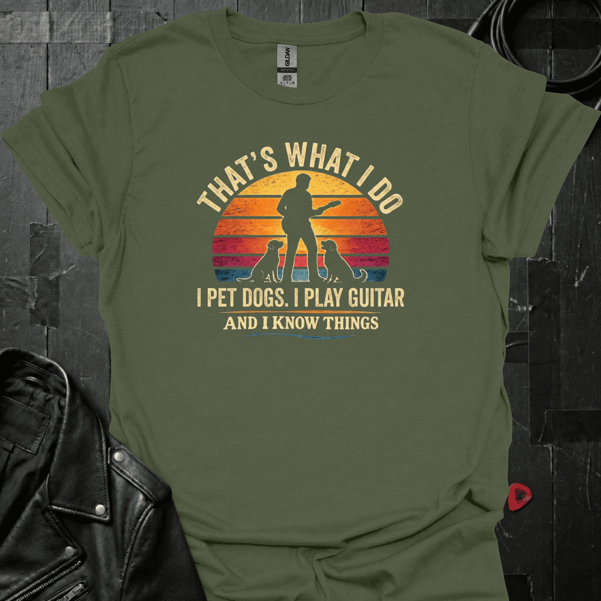 I Play Guitar And Know Things T-Shirt - Military Green - T-Shirt
